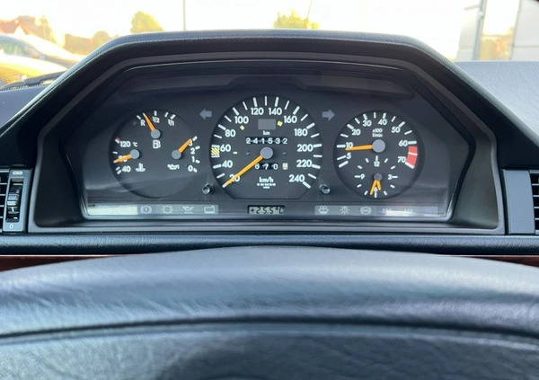 Mercedes-Benz Klasa E cena 79900 przebieg: 241000, rok produkcji 1995 z Wołomin małe 352